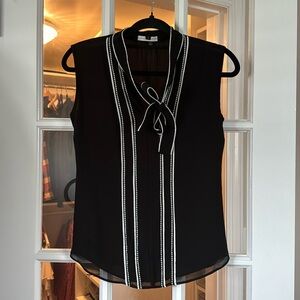 White house black market blouse 00 fits XS